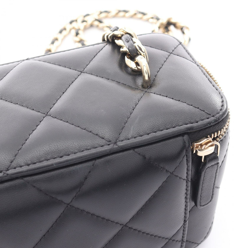 香奈兒 (CHANEL) Matelasse 絎縫鏈條斜挎包,羊皮材質,黑色,二手,金色五金-12