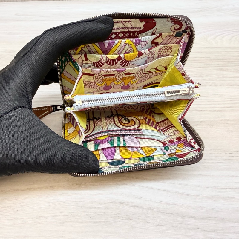 HERMES 0G馬鞍紅Epsom皮甜點派對絲巾短夾-5