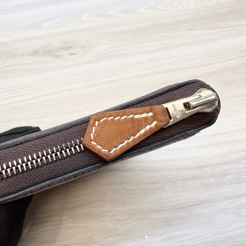 HERMES 0G馬鞍紅Epsom皮甜點派對絲巾短夾-12