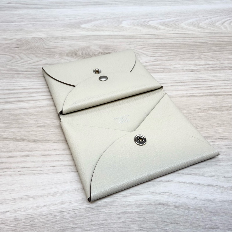 HERMES I2奶油白calvi duo卡包-8