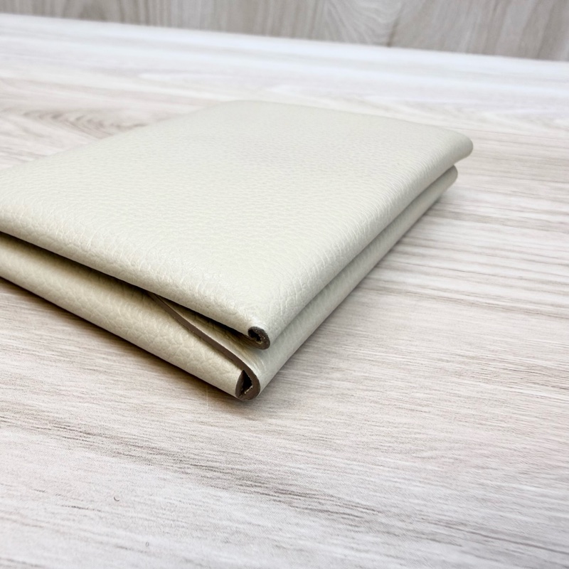 HERMES I2奶油白calvi duo卡包-11