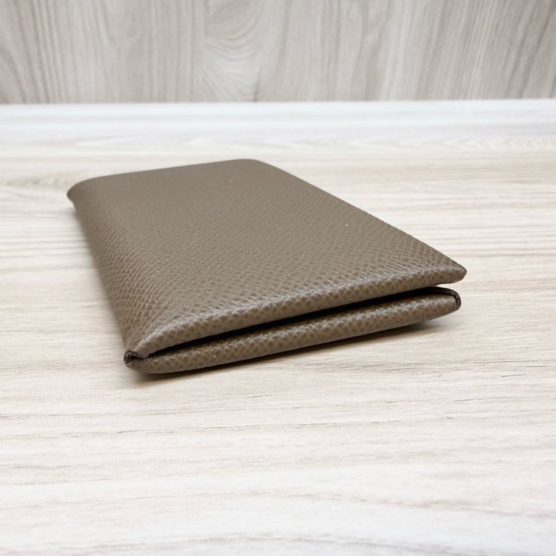 Hermes18大象灰Epsom皮Calvi Duo卡包-7