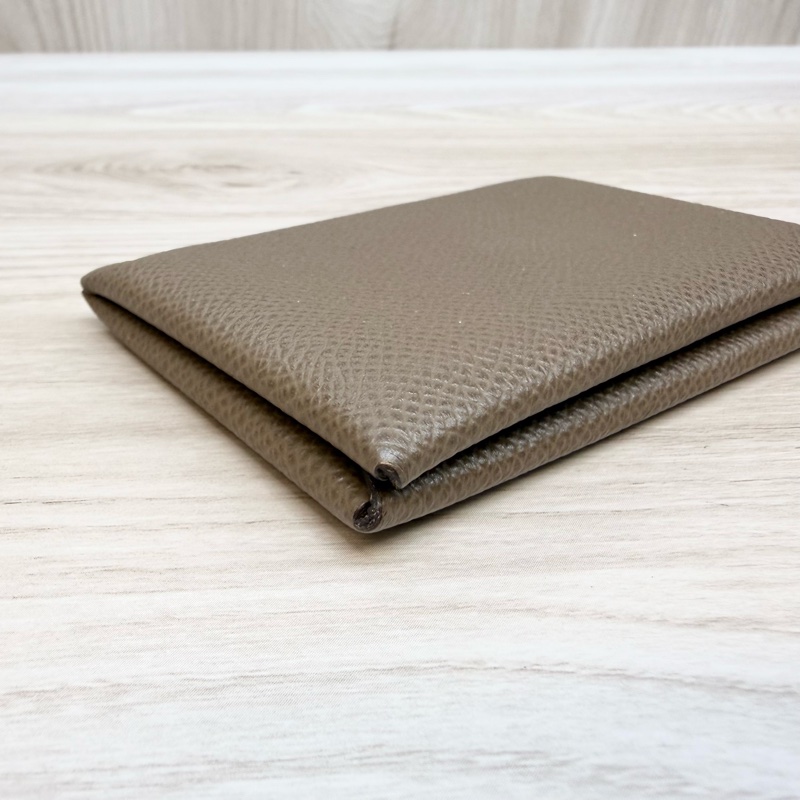 Hermes18大象灰Epsom皮Calvi Duo卡包-8