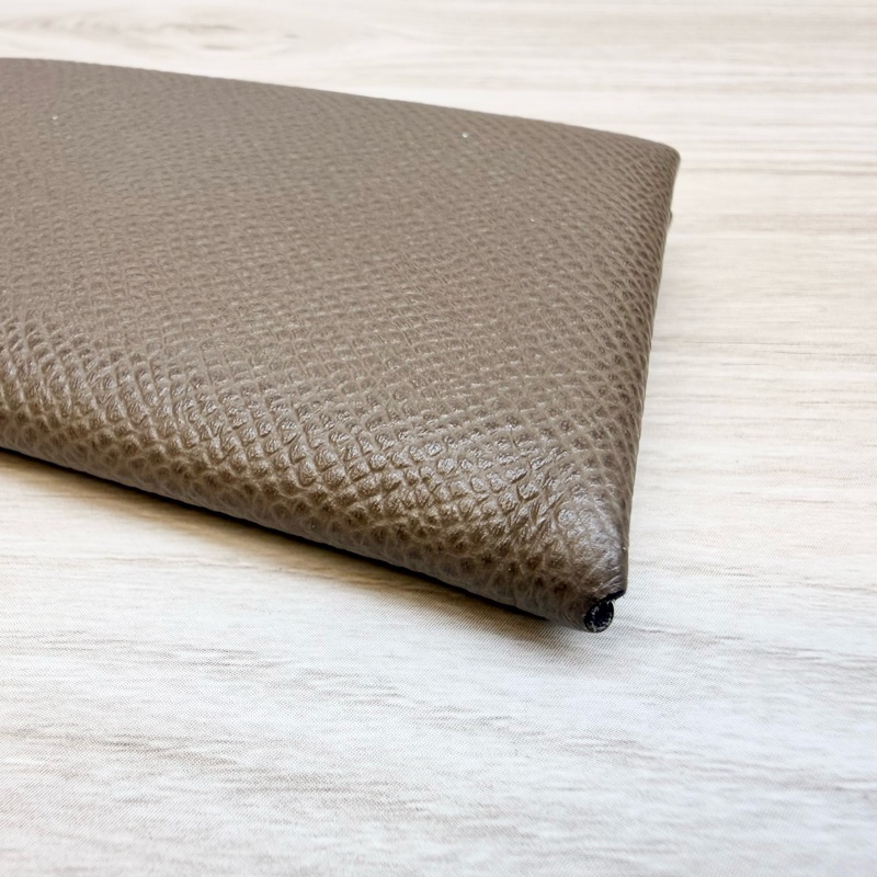 Hermes18大象灰Epsom皮Calvi Duo卡包-11