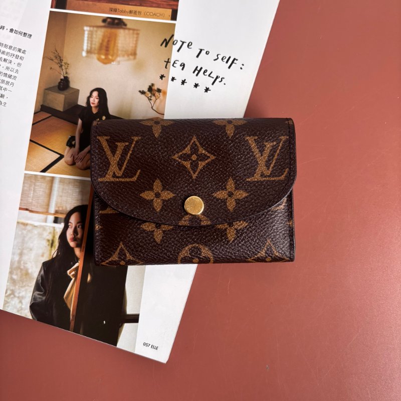 ::LOUIS VUITTON:: LV M62361 Rosalie 經典花紋內粉釦式卡片包 零錢包 小短夾-0