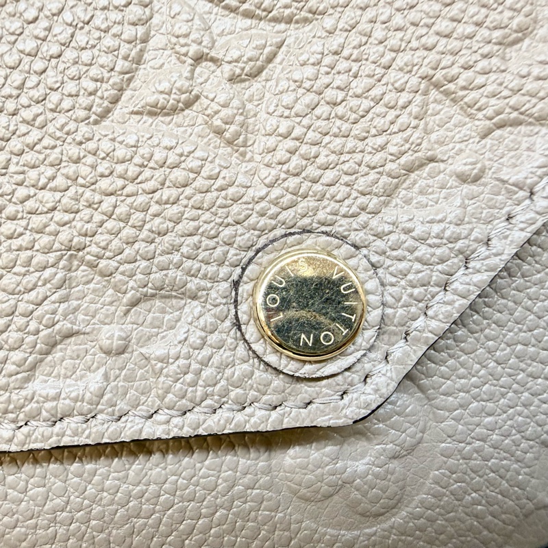 LV米色牛皮壓紋三合一鏈包M68697-15