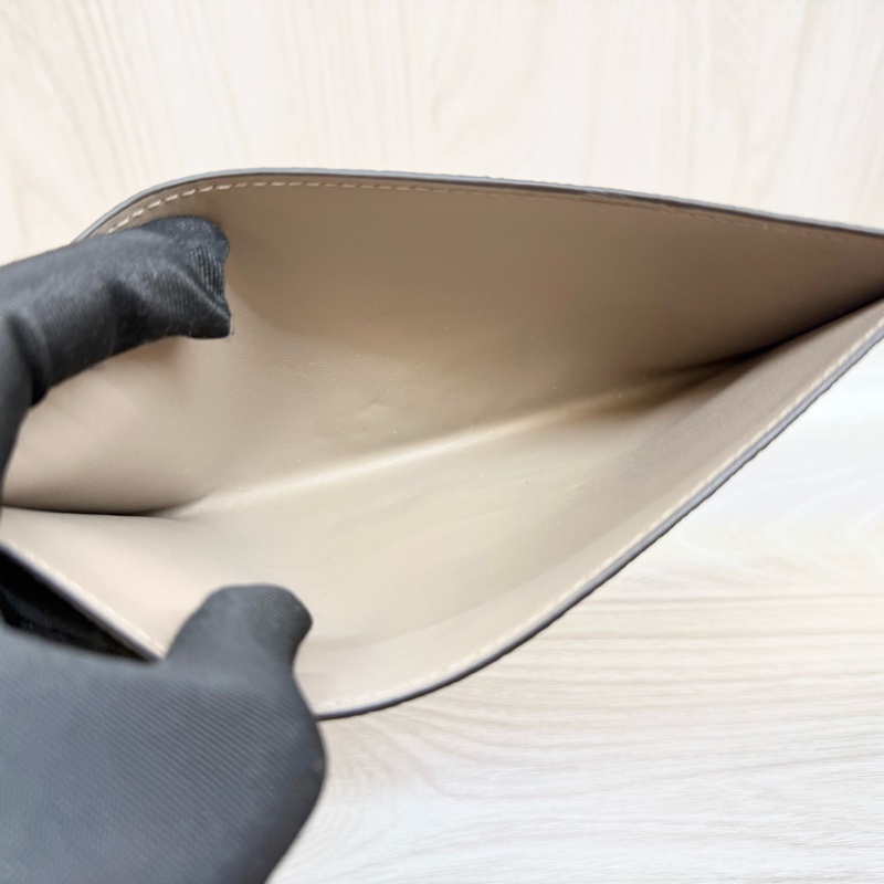 LV米色牛皮壓紋三合一鏈包M68697-17