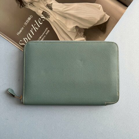 ✨出國超方便😍 莫蘭迪綠色拉鍊對開多功能包