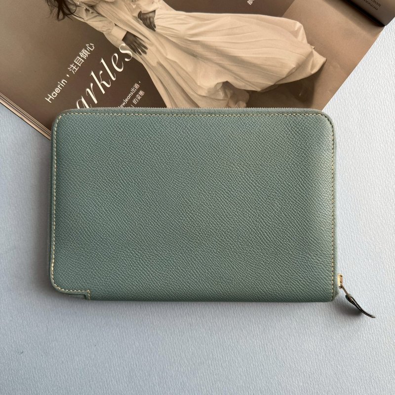 ✨出國超方便😍 莫蘭迪綠色拉鍊對開多功能包-1