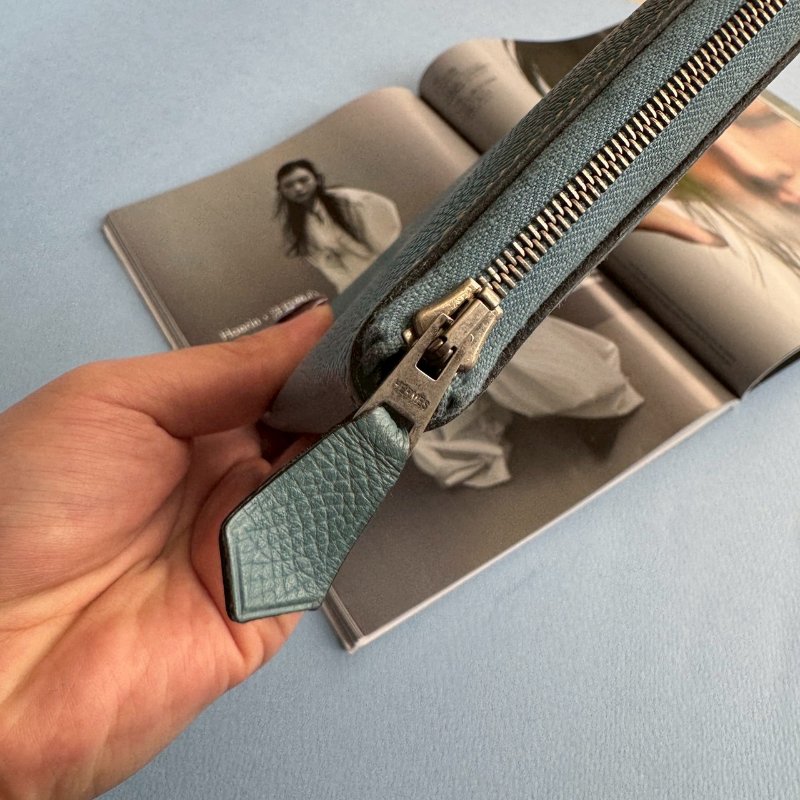 ✨出國超方便😍 莫蘭迪綠色拉鍊對開多功能包-3