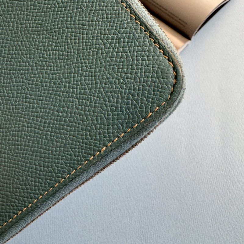 ✨出國超方便😍 莫蘭迪綠色拉鍊對開多功能包-6