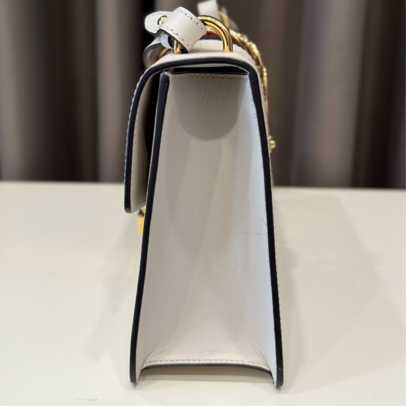 Gucci白牛皮Sylvie小號 手轉釦手提斜背包-3