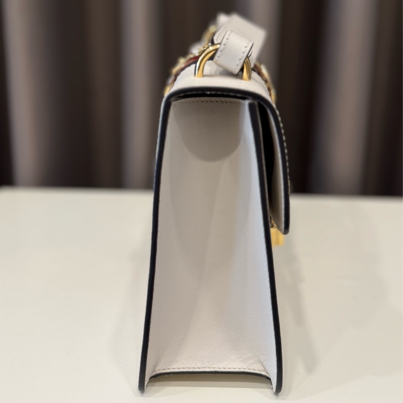 Gucci白牛皮Sylvie小號 手轉釦手提斜背包-4