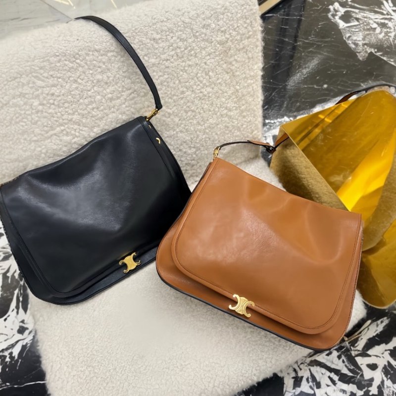 ⏰限時特賣價🌺Celine123632 Soft Triomphe Besace 亮面小羊皮包 柔和棕褐色-1