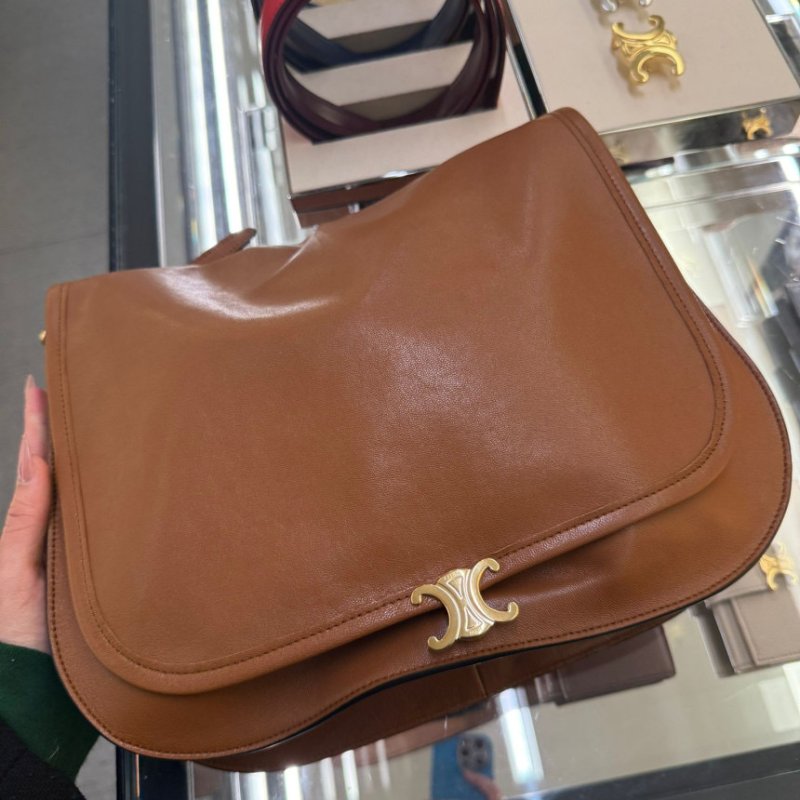 ⏰限時特賣價🌺Celine123632 Soft Triomphe Besace 亮面小羊皮包 柔和棕褐色-2