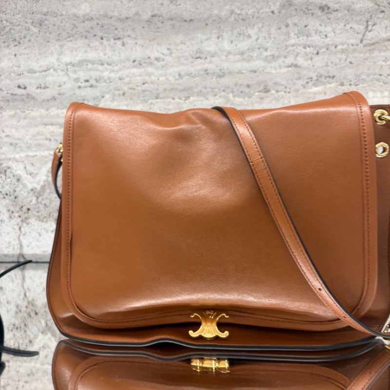 ⏰限時特賣價🌺Celine123632 Soft Triomphe Besace 亮面小羊皮包 柔和棕褐色-8