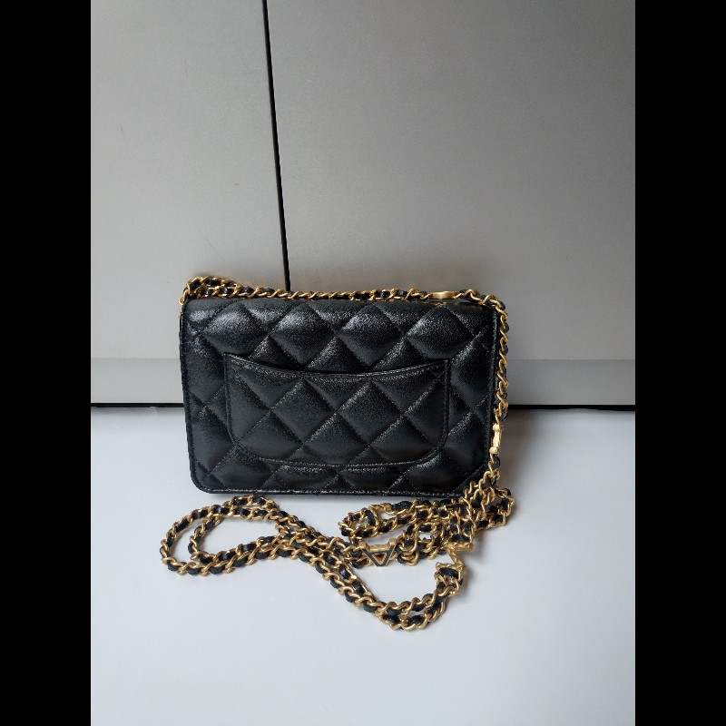 Chanel 雙排字母金鍊黑皮小口蓋斜背包-5