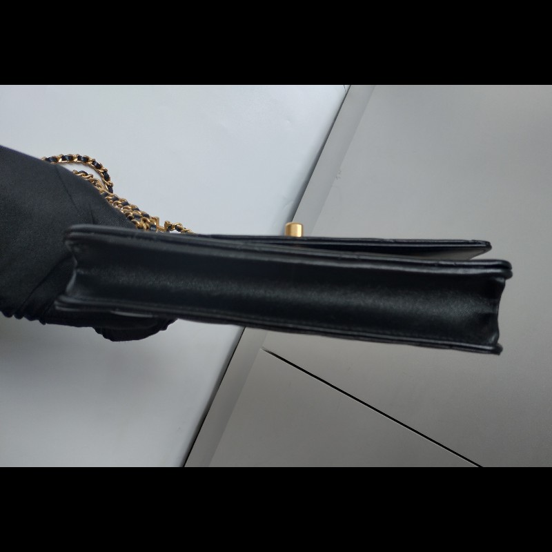 Chanel 雙排字母金鍊黑皮小口蓋斜背包-14