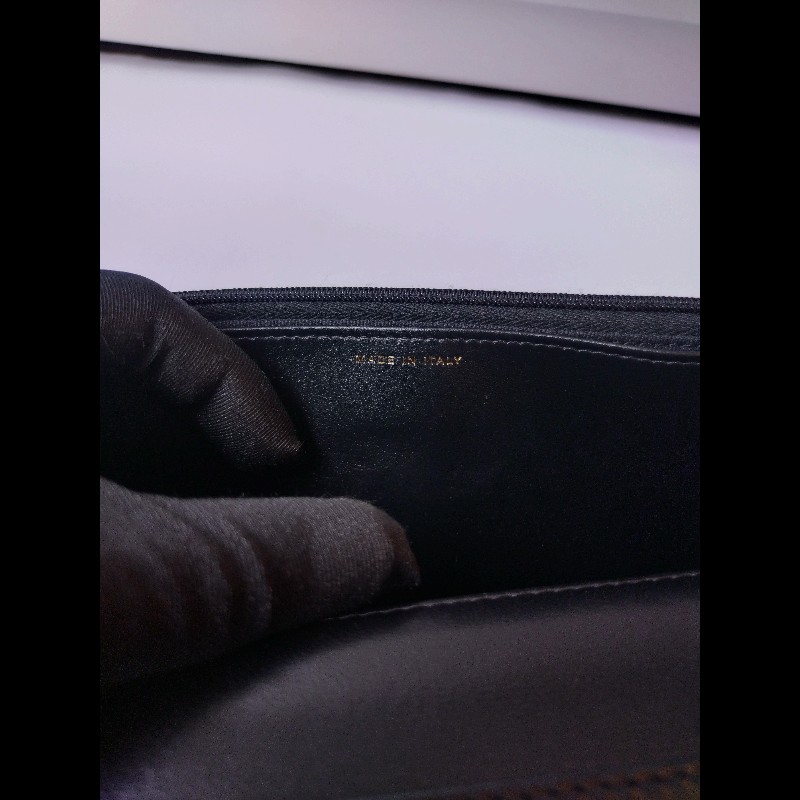 Chanel 雙排字母金鍊黑皮小口蓋斜背包-18