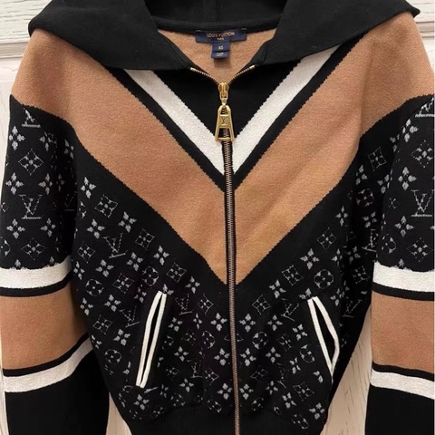 Lv羊絨外套xs碼