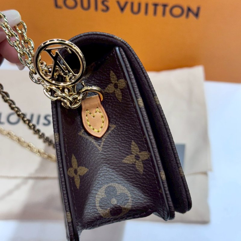 LV 斜背包/側背包/手提包/鍊包 晶片款 M82509 93成新-9