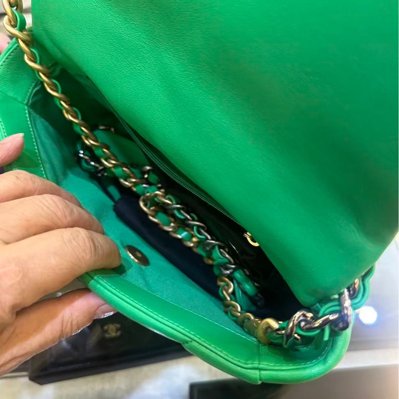 Chanel 19bag 绿色羊皮大菱格-4