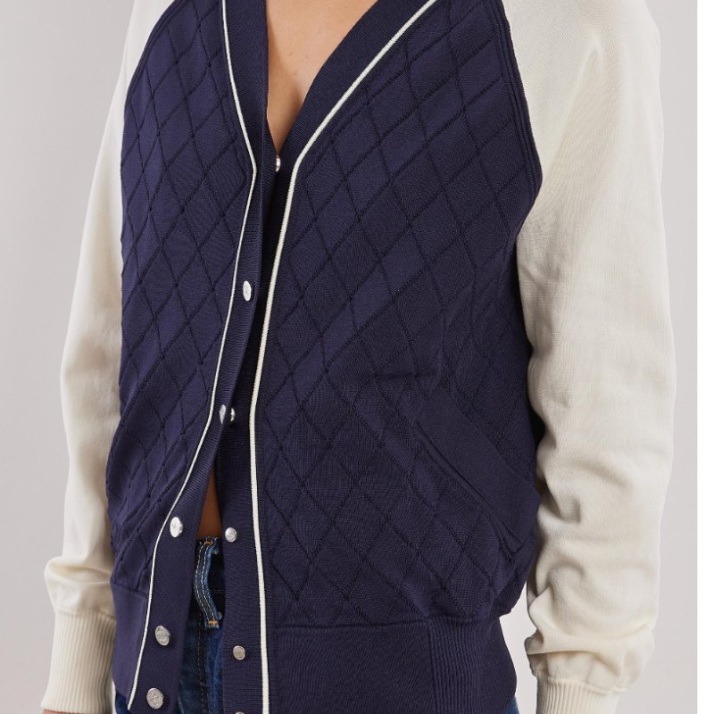 Chanel  18 Pre-Spring Collection) 拼色 V 領開襟衫外套 (棒球外套)-3