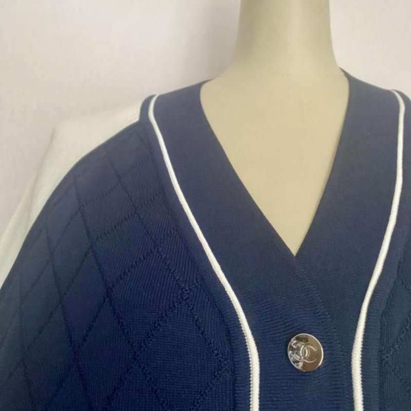 Chanel  18 Pre-Spring Collection) 拼色 V 領開襟衫外套 (棒球外套)-8