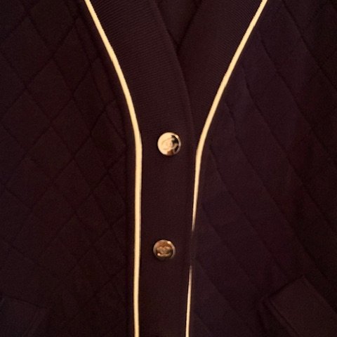 Chanel  18 Pre-Spring Collection) 拼色 V 領開襟衫外套 (棒球外套)-11