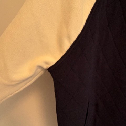 Chanel  18 Pre-Spring Collection) 拼色 V 領開襟衫外套 (棒球外套)-12