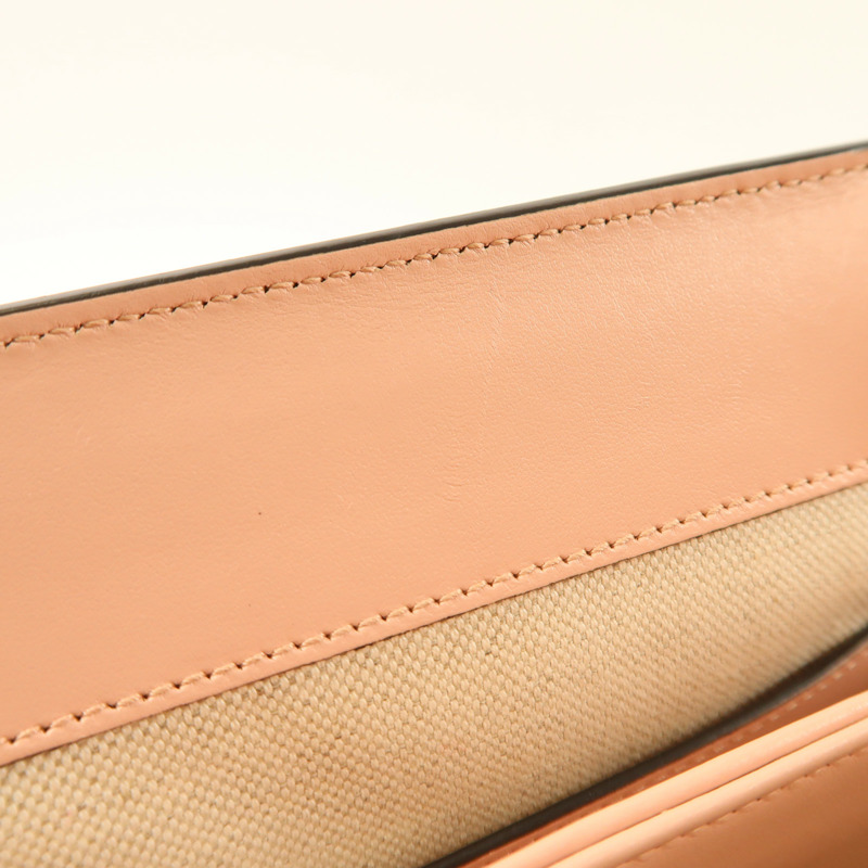 GUCCI 牛皮皮革GG Matelasse Small金扣肩背袋-18