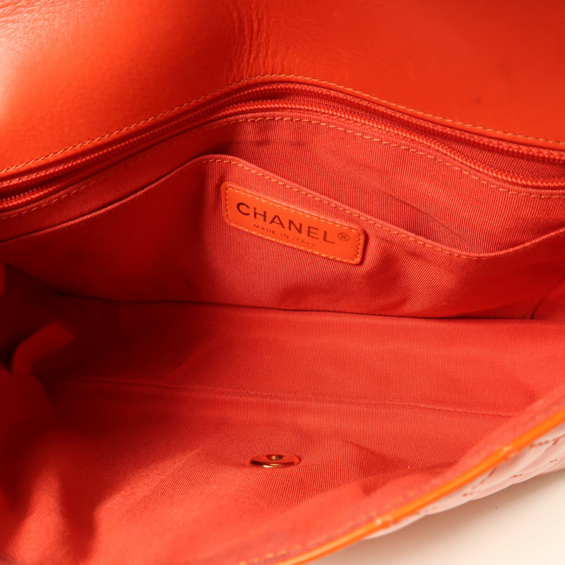 CHANEL 漆皮皮革Chain Shoulder金扣鏈帶肩背袋-4