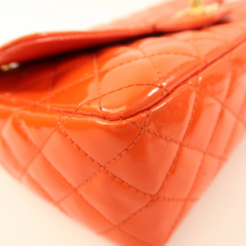 CHANEL 漆皮皮革Chain Shoulder金扣鏈帶肩背袋-12