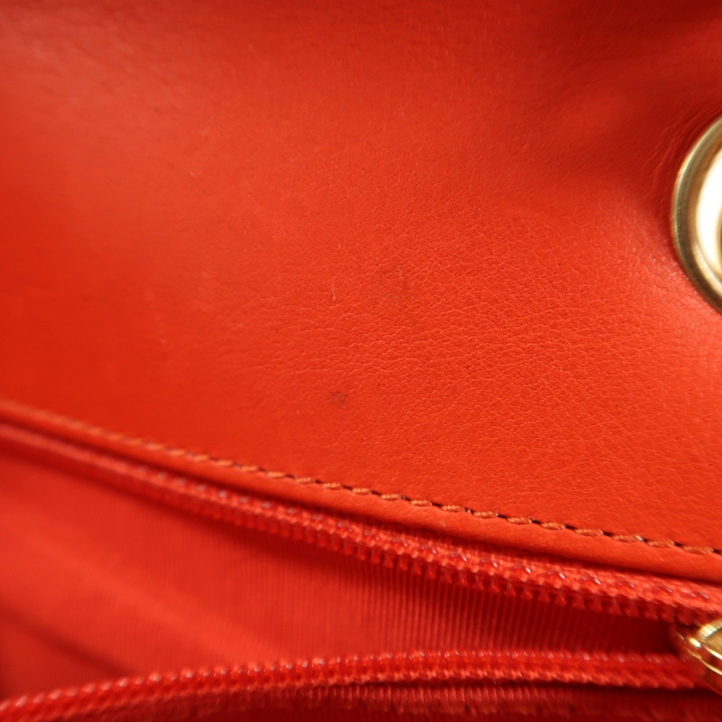 CHANEL 漆皮皮革Chain Shoulder金扣鏈帶肩背袋-18