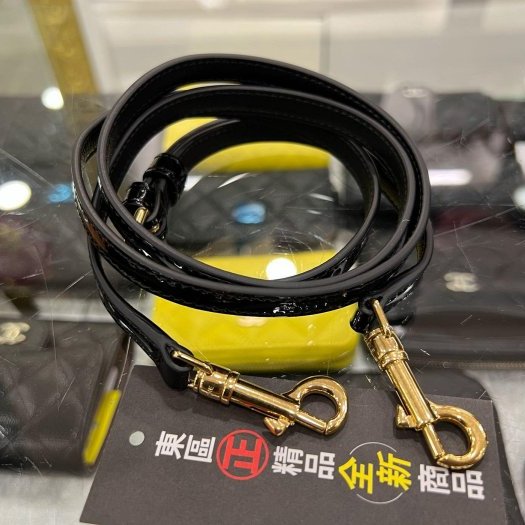 東區正精品㊣CELINE 1GJ763GEH 全新黑色漆皮金扣拉鍊翻蓋小盒子斜背包 RZ6218-9