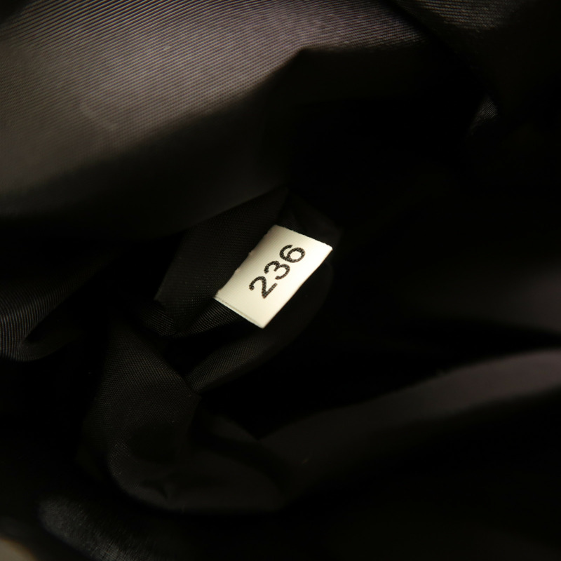 PRADA 尼龍Clutch銀扣手拿包-6