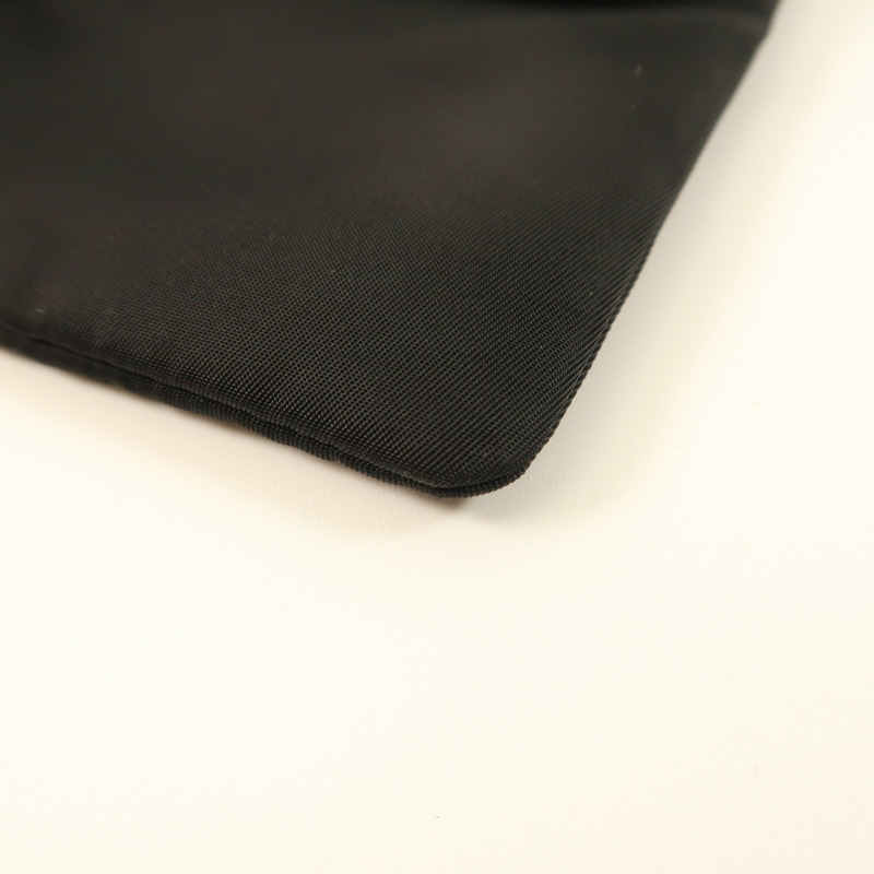 PRADA 尼龍Clutch銀扣手拿包-11