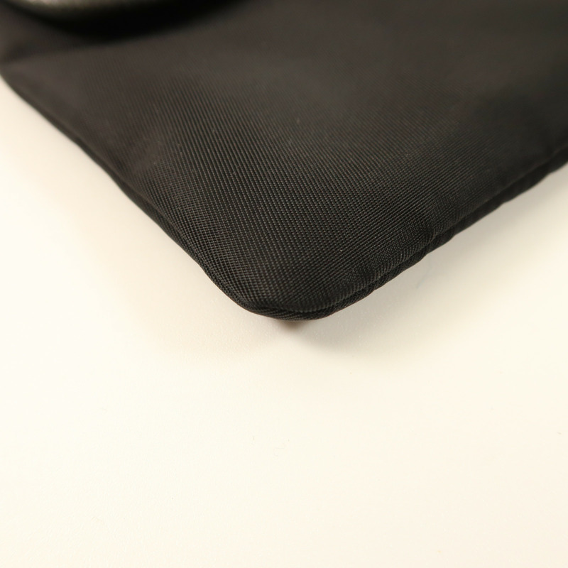 PRADA 尼龍Clutch銀扣手拿包-12