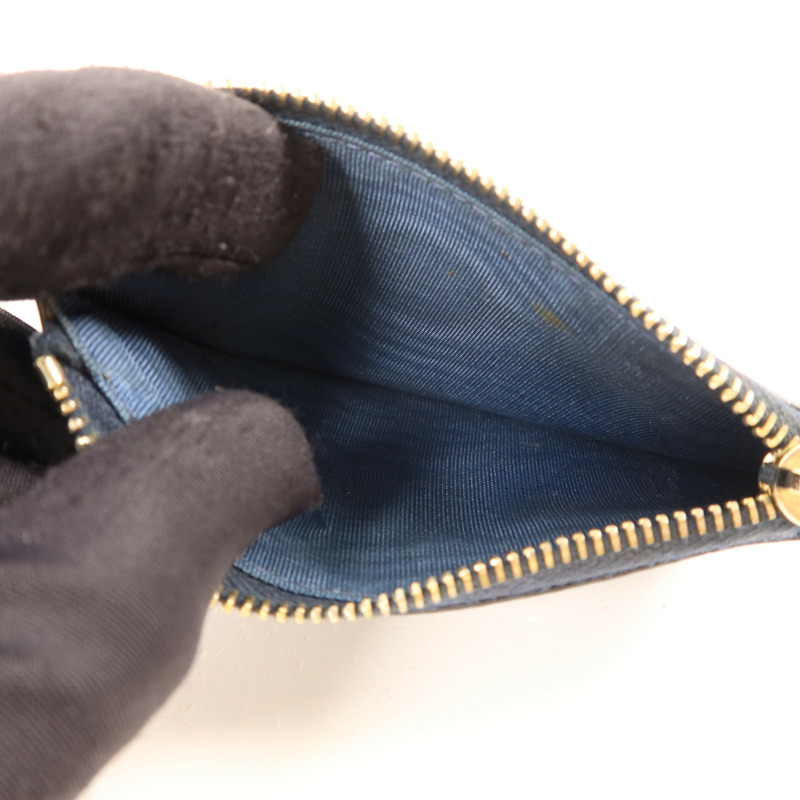 Valentino 牛皮皮革Rockstud Wallet銀扣長錢包-17