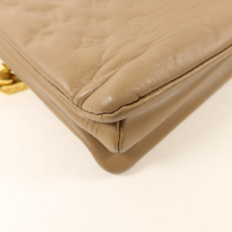 LOUIS VUITTON Monogram Embossed Coussin PM金扣鏈帶肩背袋-13
