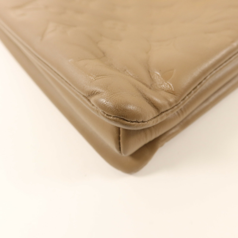 LOUIS VUITTON Monogram Embossed Coussin PM金扣鏈帶肩背袋-14