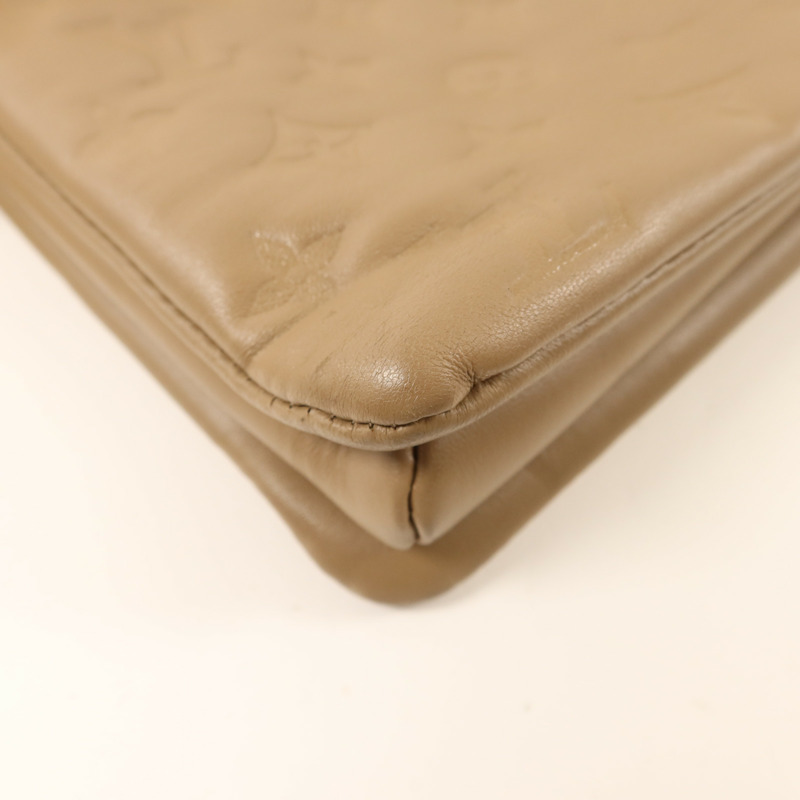 LOUIS VUITTON Monogram Embossed Coussin PM金扣鏈帶肩背袋-15