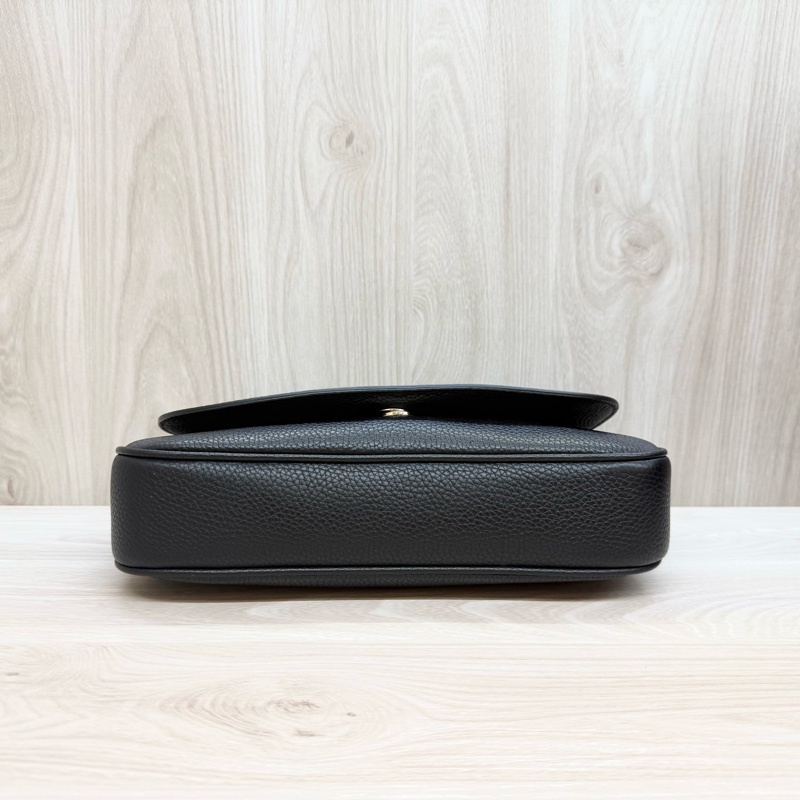 GUCCI黑色牛皮SOHO下蓋側背包536224-7