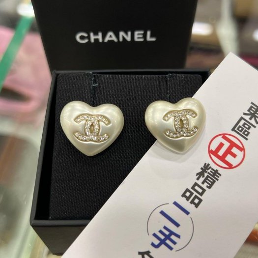 東區正精品㊣CHANEL AB7011近全新香奈兒金色水鑽雙C LOGO立體愛心珍珠耳環 RZ6228-0