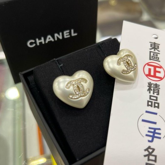 東區正精品㊣CHANEL AB7011近全新香奈兒金色水鑽雙C LOGO立體愛心珍珠耳環 RZ6228-1