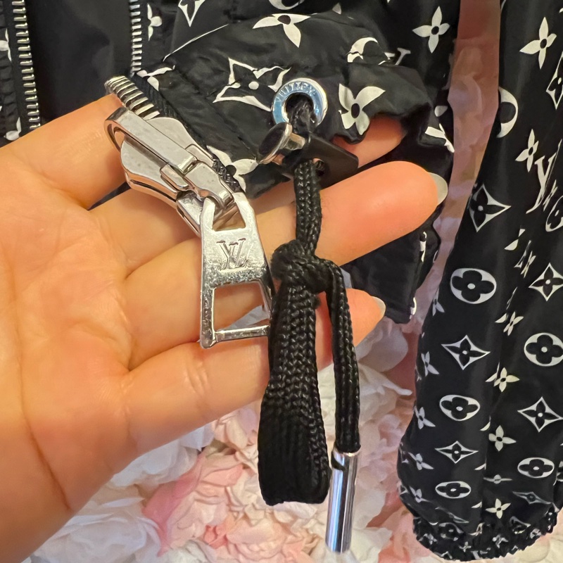 Lv老花外套兩面穿，34碼-1