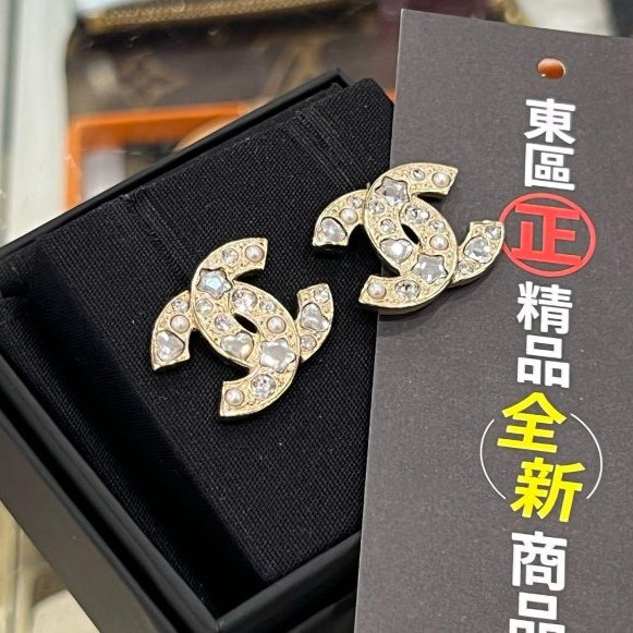 東區正精品㊣CHANEL 全新香奈兒金色雙C LOGO星星水鑽耳環 RZ6230-2