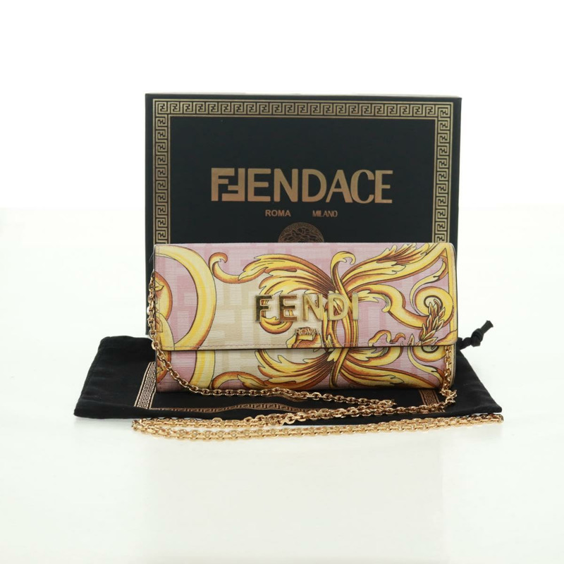 【日本直送】FENDI 鏈條錢包 Fendace Versace 聯名款 PVC 粉紅色金色 正品 BA10530SAV-11