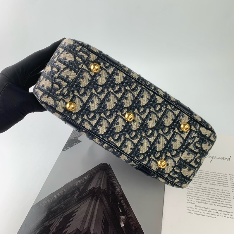 Dior保齡球包小號 色澤很美❤️-2