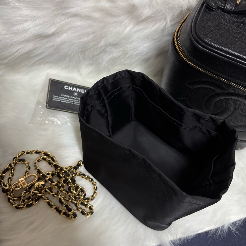 Chanel Vintage 荔枝紋牛皮雙C標誌手提化妝箱-12